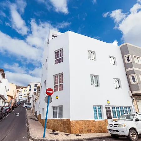 Junto La Playa * Gran Tarajal