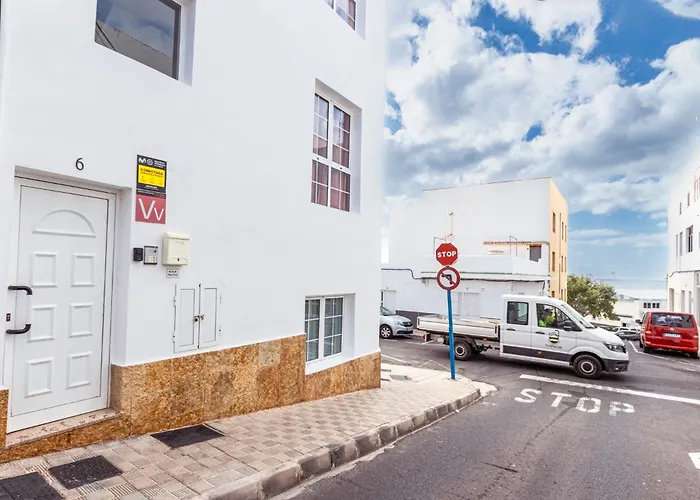 Junto La Playa Daire *