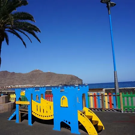 Junto La Playa