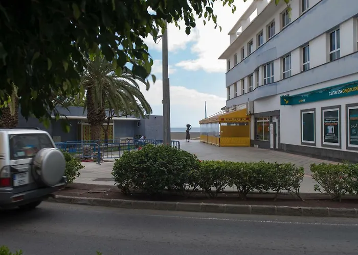 Junto La Playa Apartamento